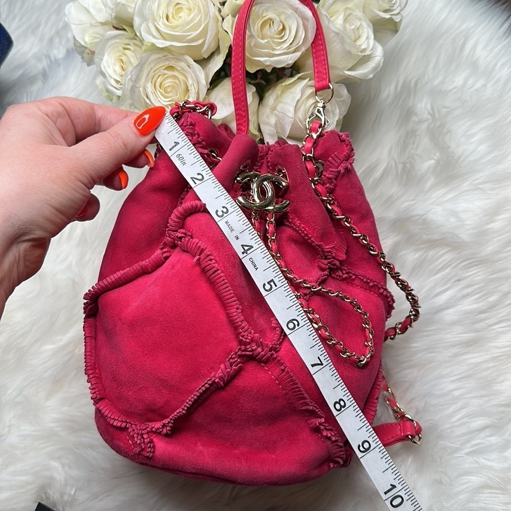 Chanel 2020 Collection Hot Pink Drawstring Bag!! Limited Production ๐ฅ๐ฅ๐ฅ๐ฅ - Picture 8 of 11